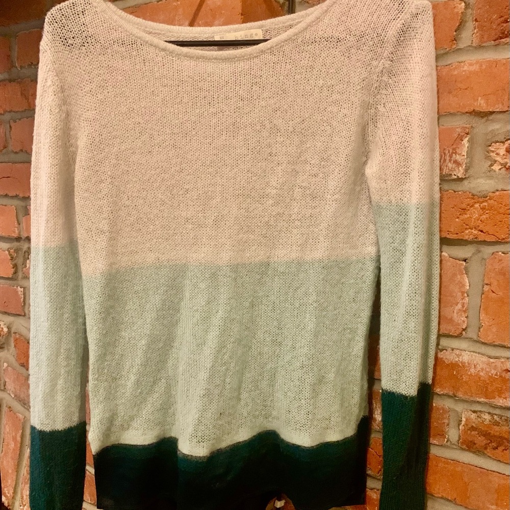 Light sweater in shades of blue